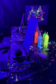 Photo 2 from Paint in the Dark : atelier peinture & apéro dans le noir