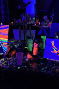 Photo 8 from Neon Brush : une expérience artistique fluorescente