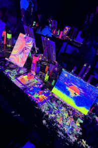 Photo 13 from Neon Brush : une expérience artistique fluorescente