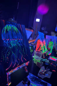 Photo 6 from Neon Brush: Malerlebnis im Dunkeln mit Drinks