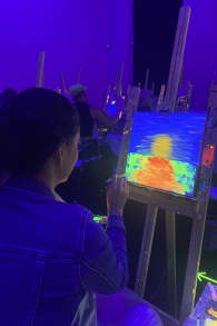 Photo 9 from Neon Brush: Uma experiência de pintura que brilha no escuro!