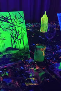Photo 1 from Neon Brush: Malerlebnis im Dunkeln mit Drinks