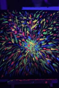 Photo 5 from Neon Brush: Malerlebnis im Dunkeln mit Drinks
