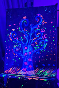 Photo 5 from Neon Brush : une expérience artistique fluorescente