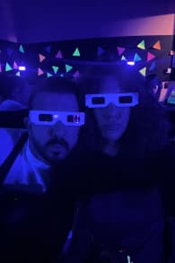 Photo 1 from Neon Brush: Ein Glow-in-the-Dark-Malerlebnis