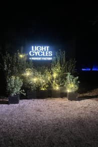 Photo 5 from Light Cycles: Una passeggiata notturna che brilla attraverso la natura, la luce e il suono