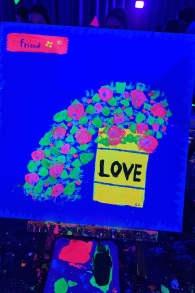 Photo 10 from Neon Brush: Malerlebnis im Dunkeln mit Drinks