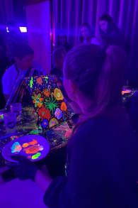 Photo 3 from Neon Brush : une expérience artistique fluorescente
