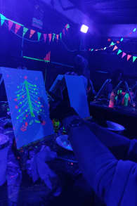 Photo 5 from Neon Brush : une expérience artistique fluorescente