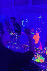Photo 0 from Neon Brush Roma: laboratorio di pittura al buio