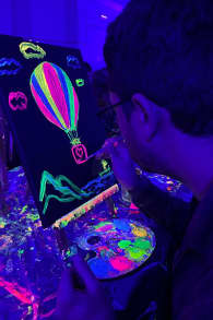 Photo 2 from Neon Brush Roma: laboratorio di pittura al buio