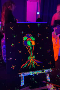 Photo 8 from Neon Brush: Malerlebnis im Dunkeln mit Drinks
