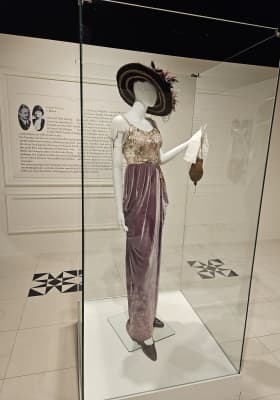 Photo 2 from MARX HALLE