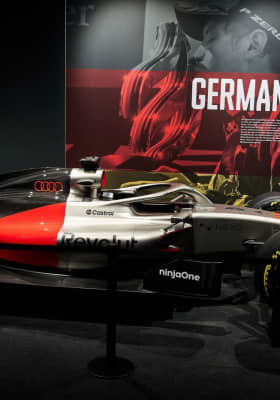 Photo 9 from Pineapple Park Ausstellungen