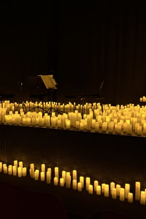 Foto 1 von Candlelight: Queen vs. ABBA