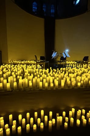 Foto 1 von Candlelight: Queen vs. ABBA