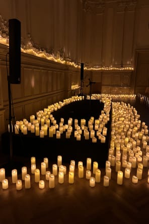 Foto 1 von Candlelight: Queen vs. ABBA