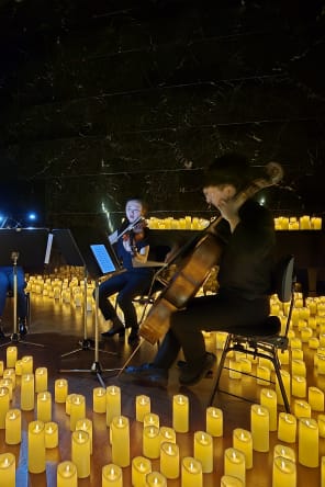 Foto 2 von Candlelight: Queen vs. ABBA