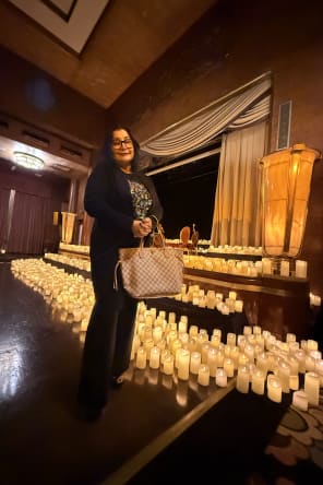 Foto 1 di Candlelight Long Beach: Tributo a Juan Gabriel con strumenti ad arco