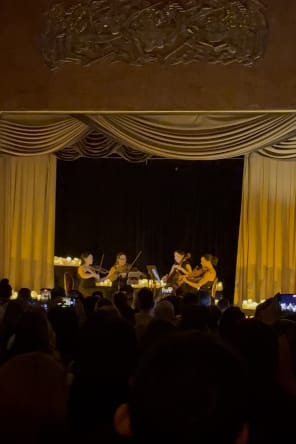 Foto 2 di Candlelight Long Beach: Tributo a Juan Gabriel con strumenti ad arco