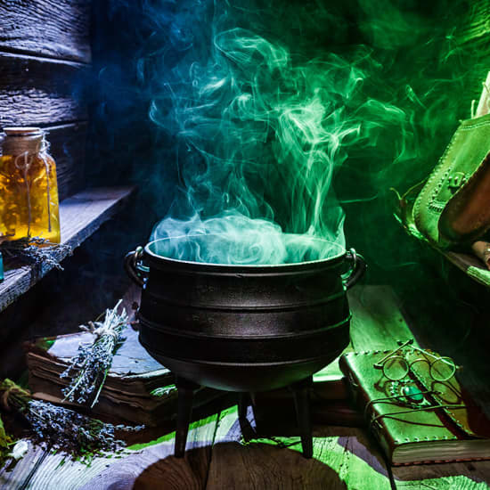 The Boozy Cauldron Pop-Up Tavern: A Magical Cocktail Experience!