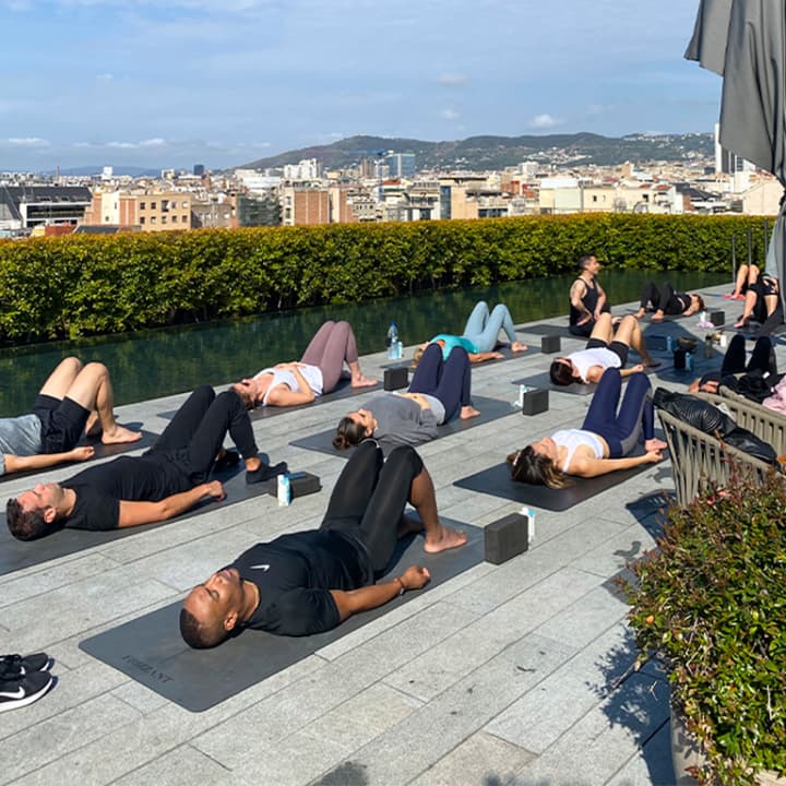 Yoga en el rooftop del Hotel Mandarin Oriental 5* by Frizzant