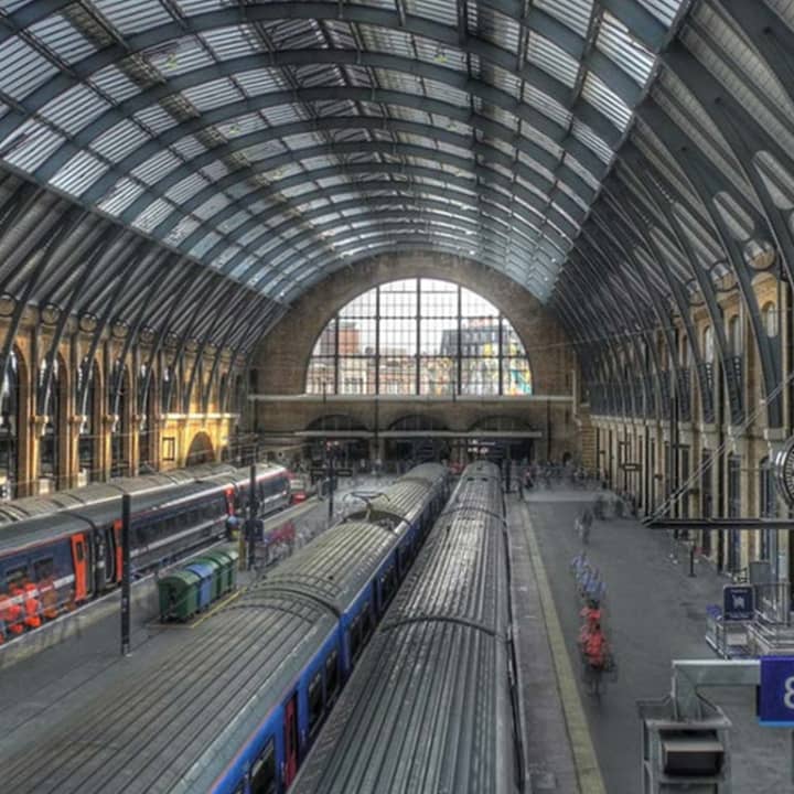 Harry Potter Tour: Visit The Magical Film Locations in London!