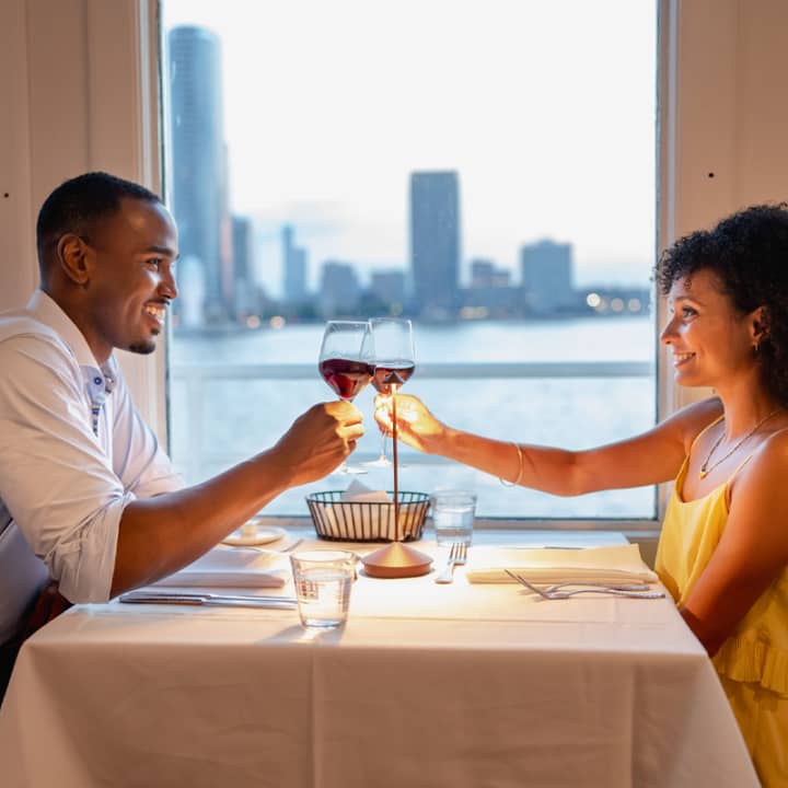 NYC Skyline Dinner Cruise 2022