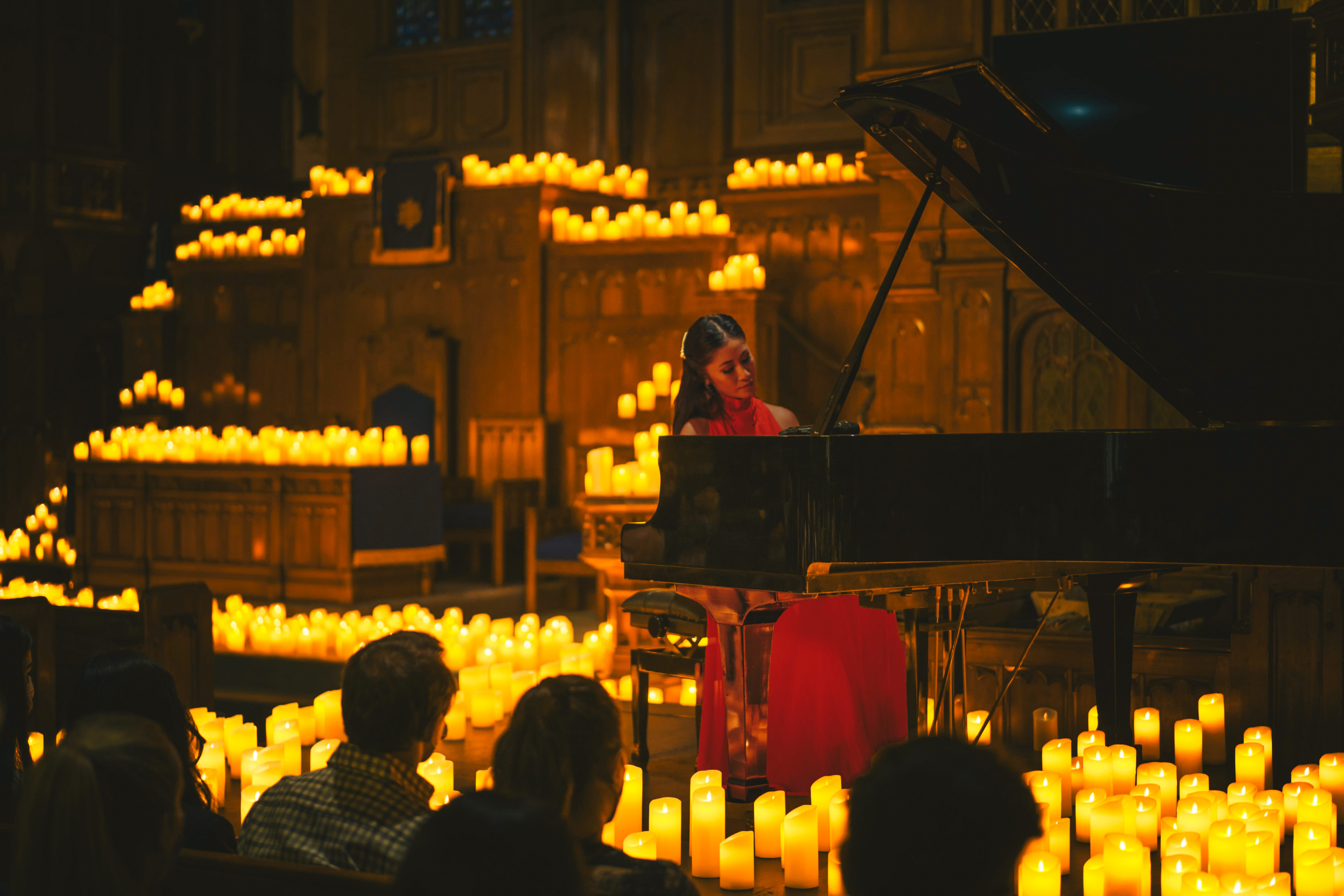 landings.candlelight.hero.images.alt